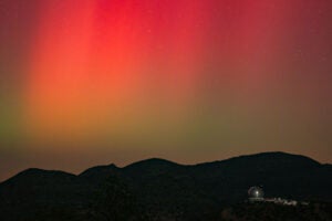 McD Hobby Eberly Telescope Aurora WEB 2